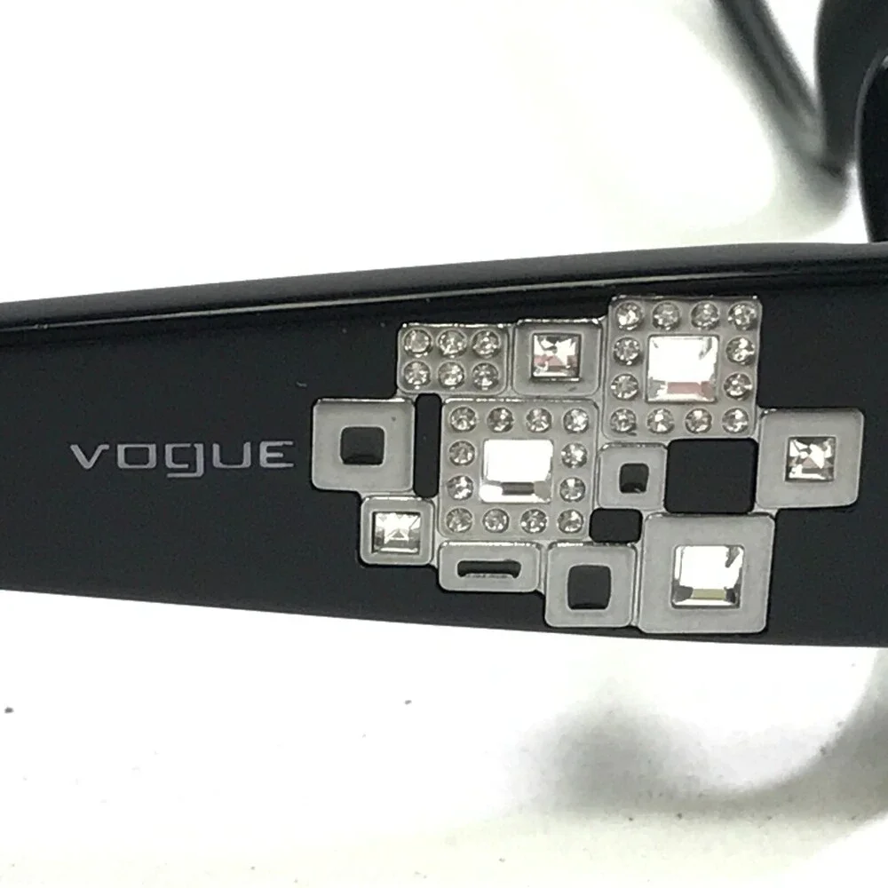 Vogue brand new